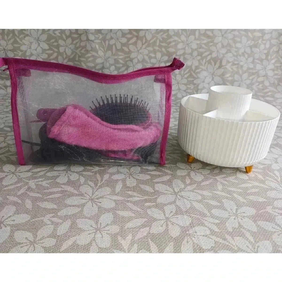 Makeup organizer + pouch + 60 beauty accessories – photo 2